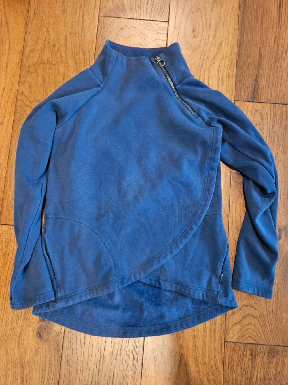 Crazy cozy Karma Asym Athleta pullover sweatshirt XS
